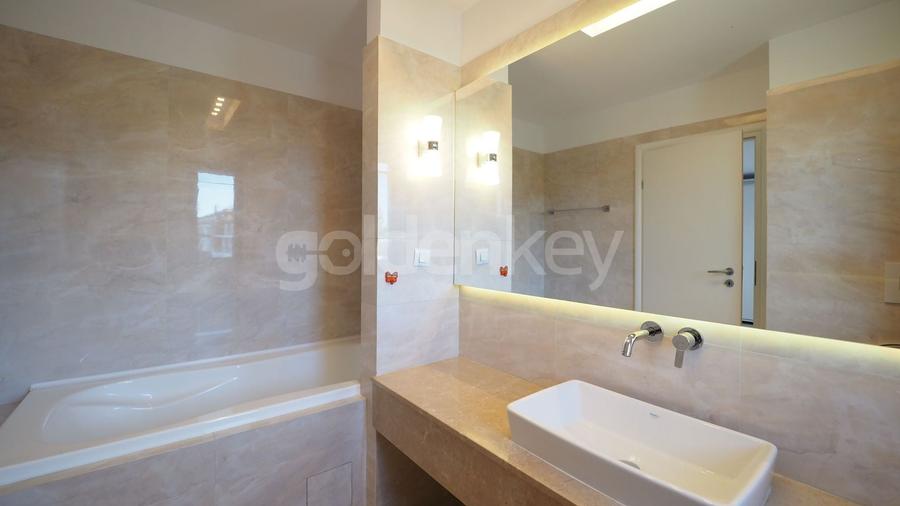 Duplex cu 5 camere cu Canalizare în Pipera