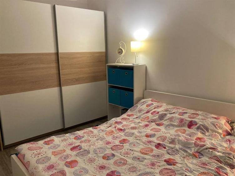 Apartament cu 2 camere semidecomandat, mobilat în Turnișor