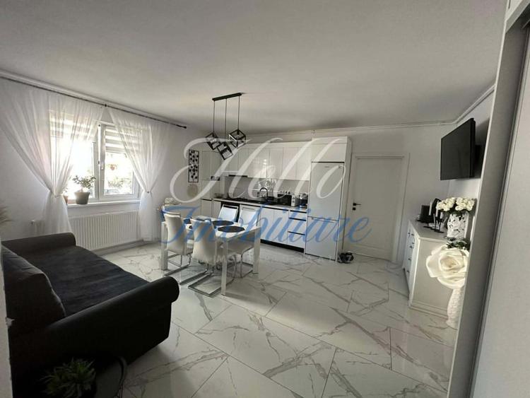 Apartament cu 3 camere semidecomandat, mobilat în Florești
