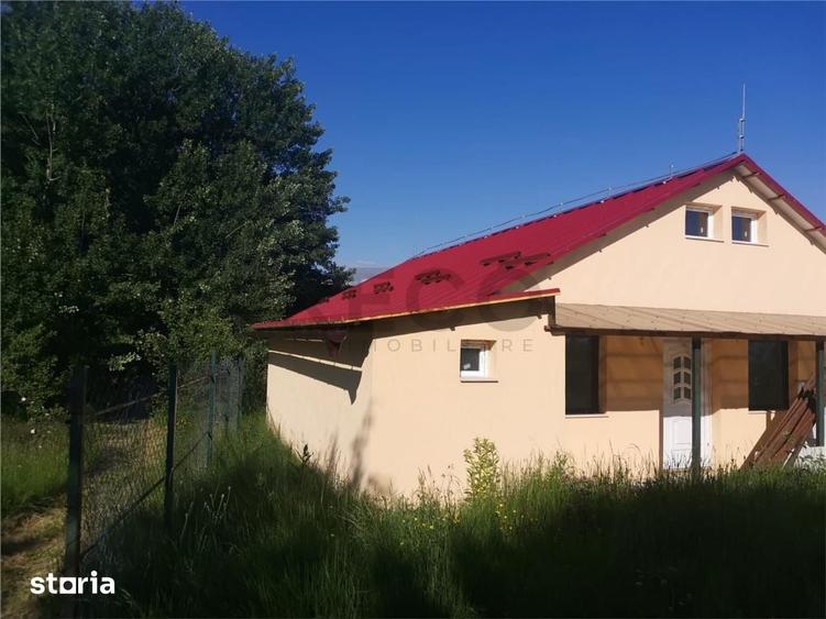 Casă cu 4 camere cu Teren 600 Mp în Roșia