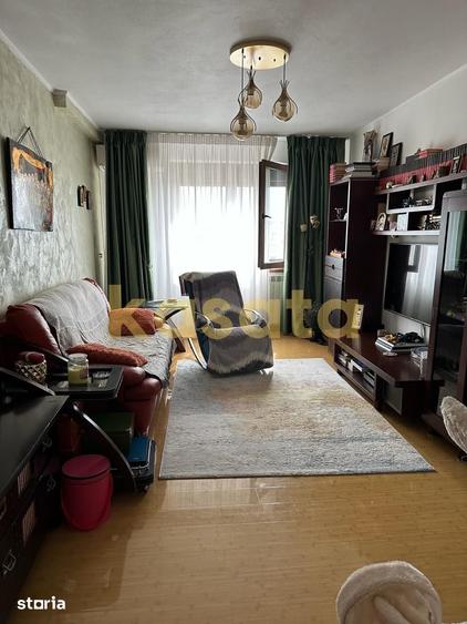 Apartament cu 3 camere decomandat în Crângași