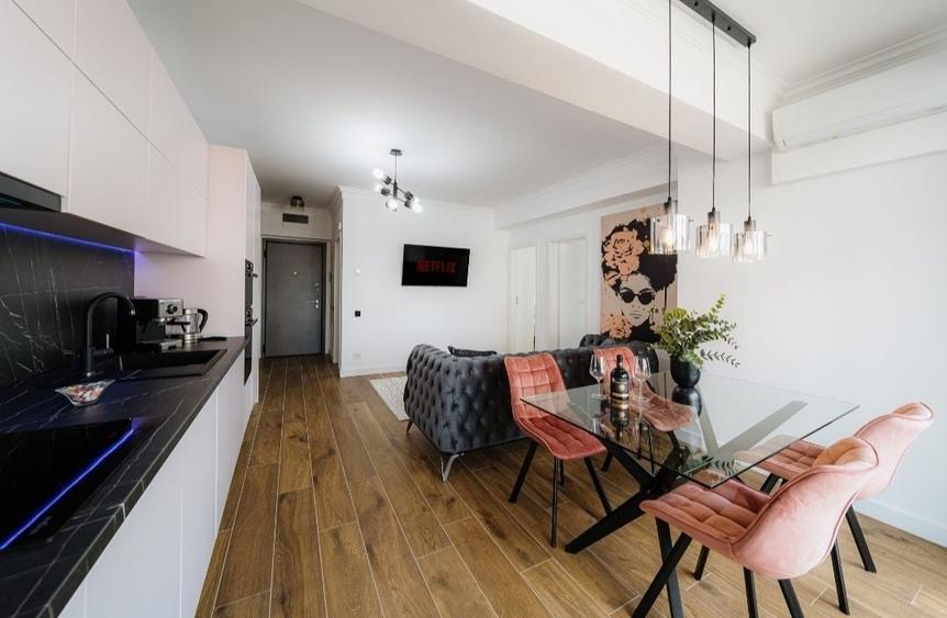Apartament cu 3 camere decomandat în Central