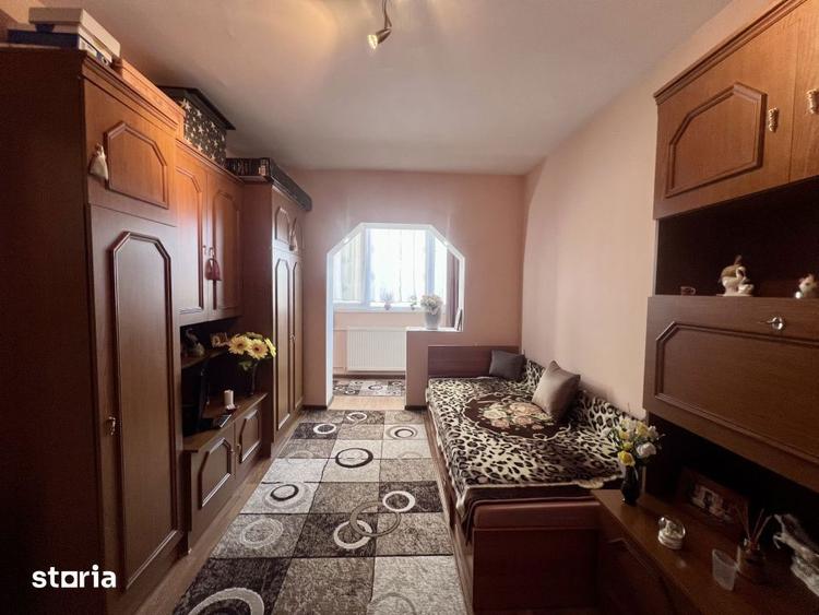 Apartament cu 3 camere semidecomandat, mobilat în Ciarda Roșie