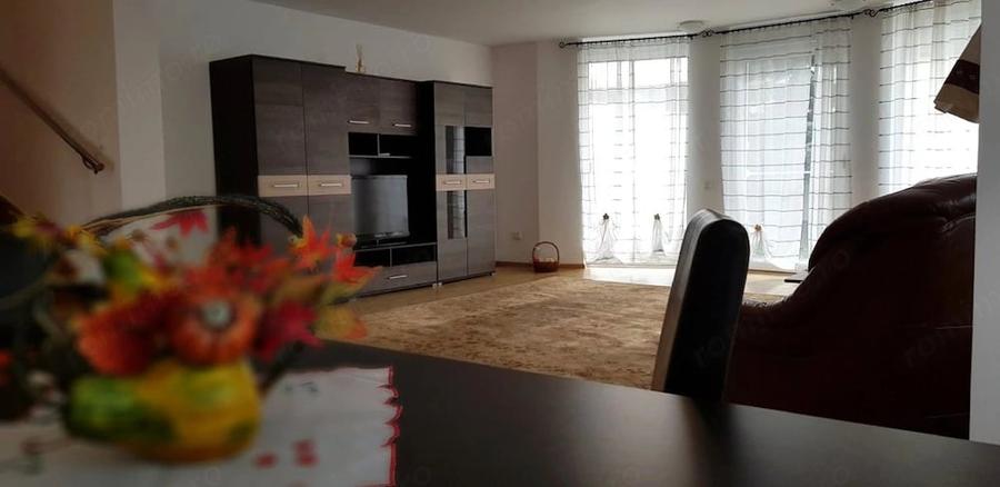 Casă cu 6 camere cu Teren 329 Mp în Trei Stejari