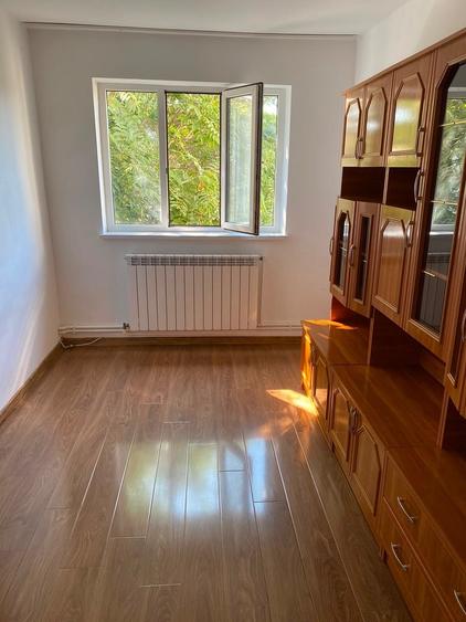 Apartament cu 2 camere decomandat în C5