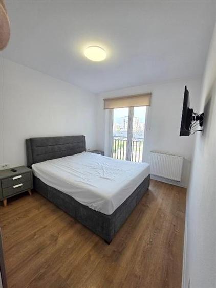 Apartament cu 2 camere decomandat, mobilat în Tractorul