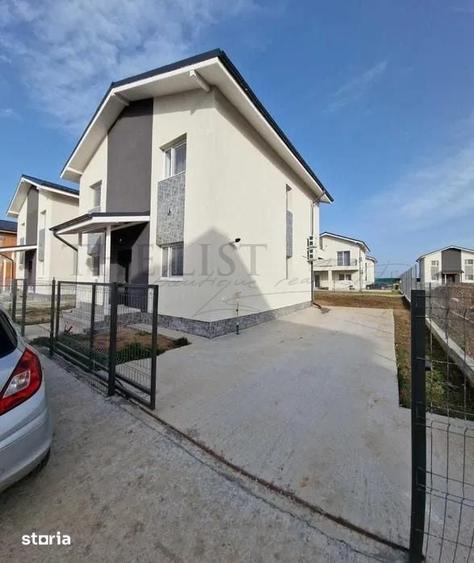 Casă cu 4 camere cu Teren 330 Mp în Balotești