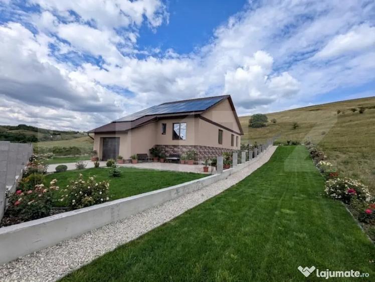 Casă cu 4 camere cu Teren 1062 Mp în Cojocna