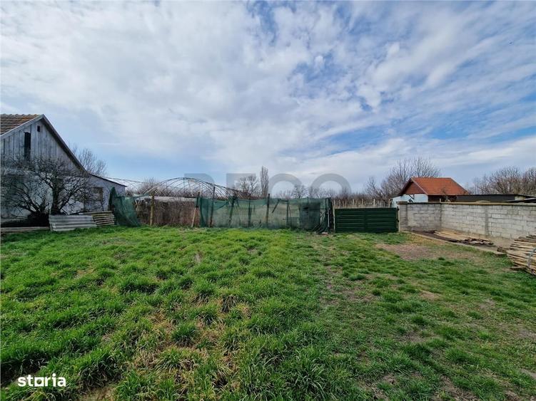Casă cu 2 camere cu Teren 1114 Mp în Borș