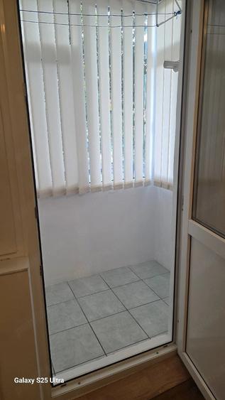 Apartament cu 3 camere decomandat în Horia