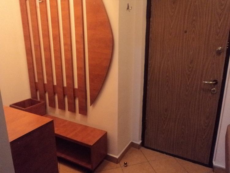 Apartament cu 2 camere semidecomandat, mobilat în Progresul
