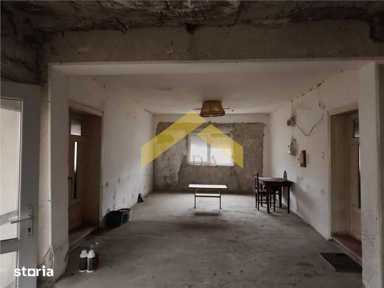 Casă cu 4 camere cu Teren 1199 Mp în Central