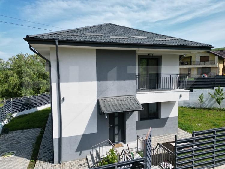 Casa , 4 camere, 100 mp utili, 390 mp teren, zona Bucium - 1