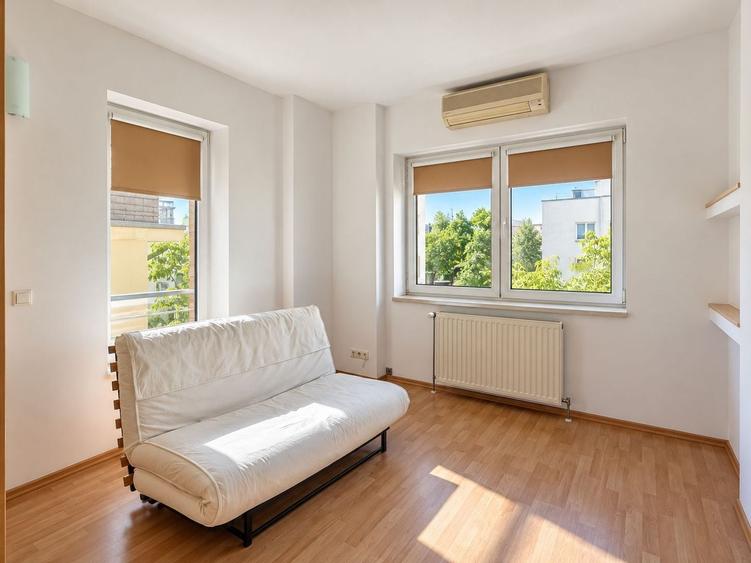 Apartament cu 3 camere decomandat, mobilat în Primăverii