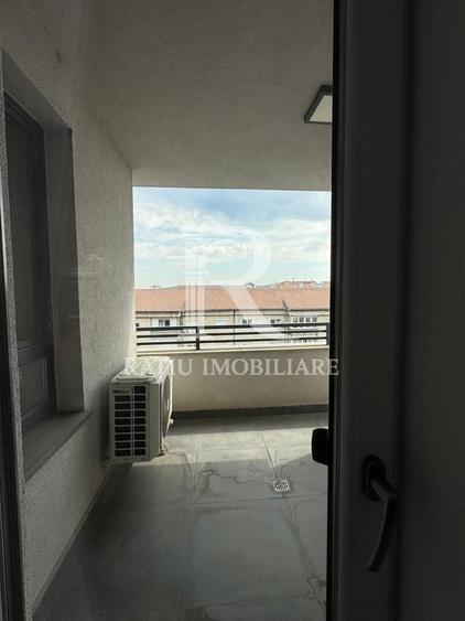 Apartament cu 2 camere semidecomandat, mobilat în Nufărul