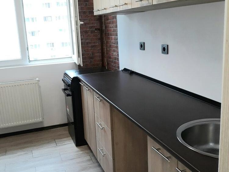Apartament cu 2 camere semidecomandat în Colentina