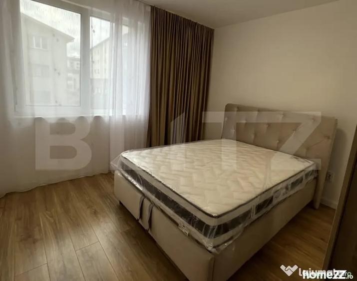 Apartament cu 3 camere semidecomandat în Florești