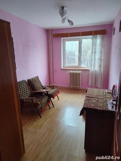 Apartament cu 3 camere decomandat în Central