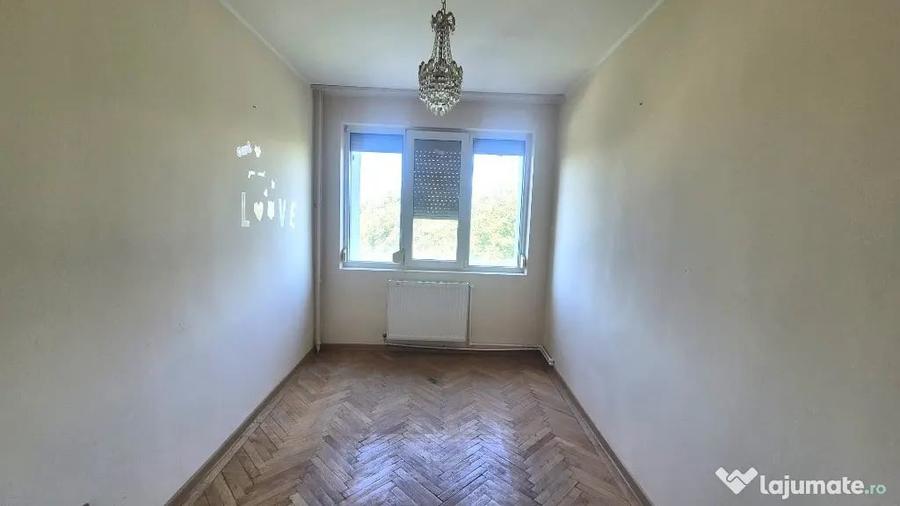 Apartament cu 3 camere semidecomandat în Țiglina 1