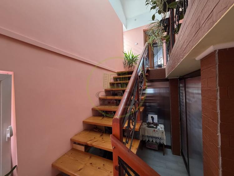 Casă individuală cu 4 camere cu Garaj în Nord