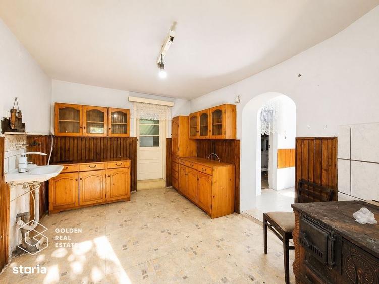 Casă cu 4 camere decomandat cu Teren 420 Mp în Central
