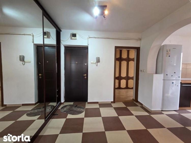 Apartament cu 3 camere decomandat în Central