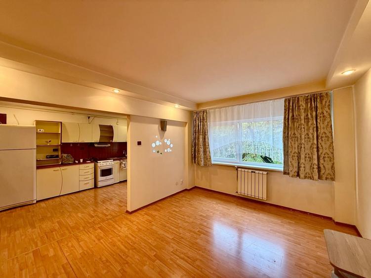 Apartament cu 3 camere decomandat în Mihai Eminescu