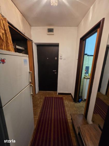 Apartament cu 3 camere semidecomandat în Dristor