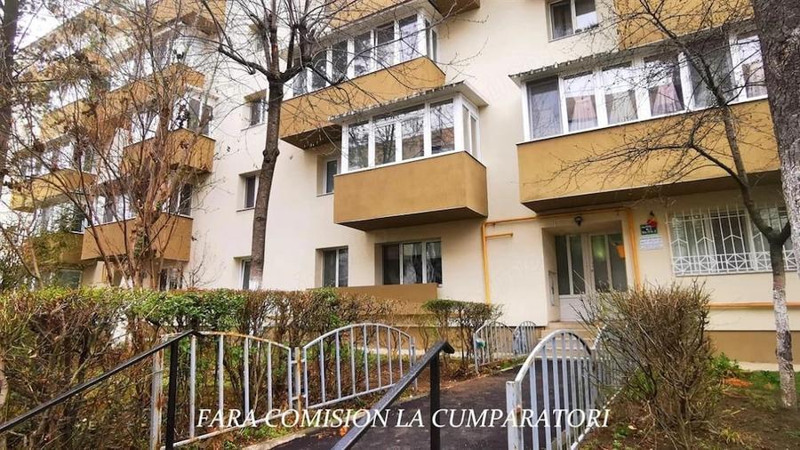 Apartament cu 3 camere decomandat în Căzănești (Râmnicu Vâlcea)
