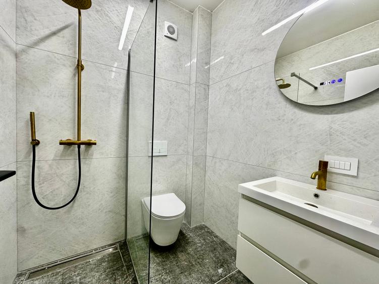 Penthouse cu 5 camere decomandat în Aviației