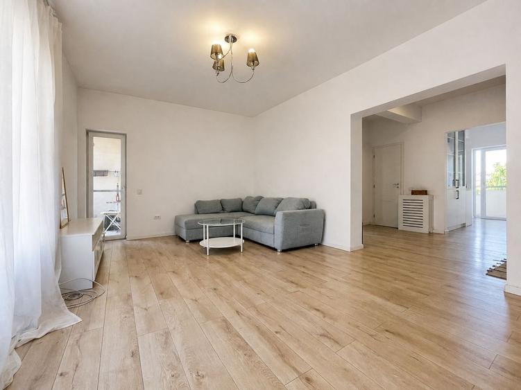 Apartament cu 3 camere decomandat, mobilat în Complex Studențesc