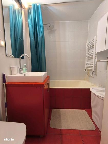 Apartament cu 3 camere decomandat în Nicolina
