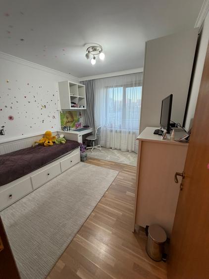 Apartament cu 3 camere decomandat în Dristor