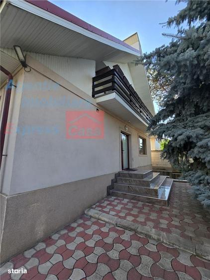 Casă cu 4 camere cu Teren 500 Mp în Dumești