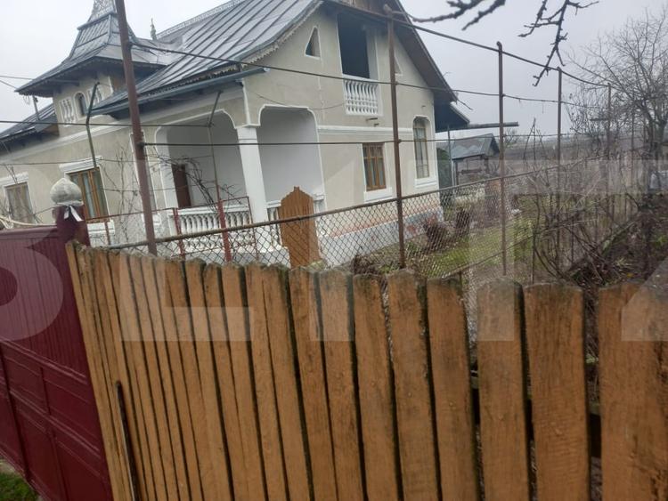Casă individuală cu 7 camere cu Canalizare în Verguleasa