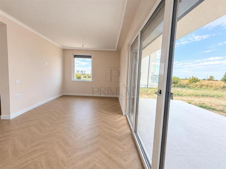 Duplex cu 4 camere cu Teren 400 Mp în Moșnița Nouă