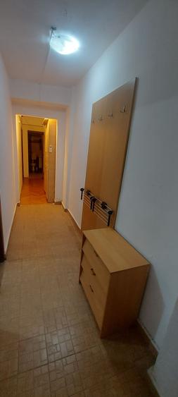 Apartament cu 4 camere în P-ța Victoriei