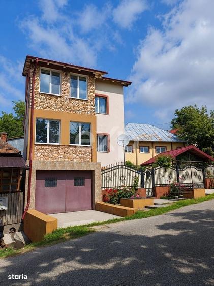 Casă cu 4 camere în Ștefănești