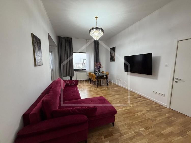 Apartament cu 3 camere decomandat, mobilat în Calea Victoriei