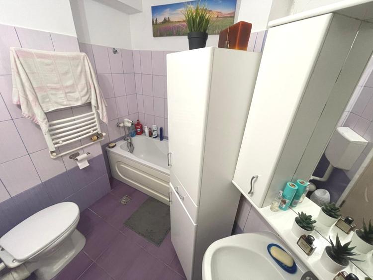 Casă individuală cu 4 camere cu Canalizare în Central