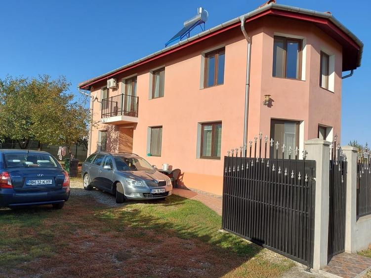 Casă cu 4 camere în Exterior Vest