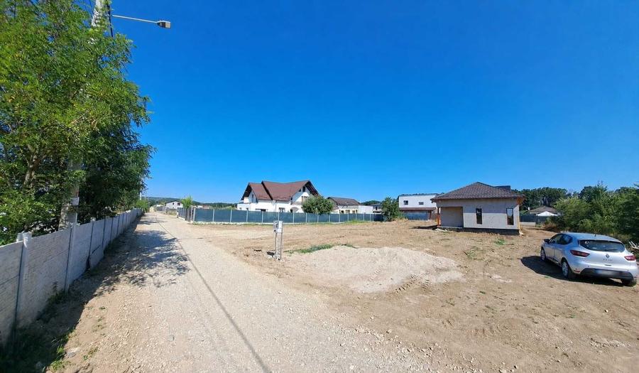 Teren de 754 mp, în Smeura