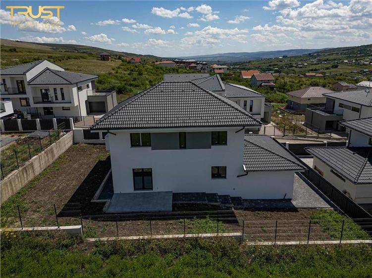 Casă cu 4 camere cu Teren 500 Mp în Chinteni