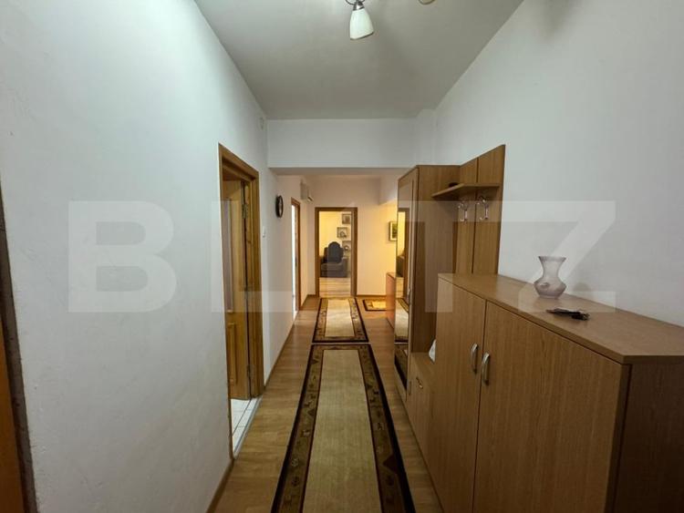 Apartament cu 4 camere decomandat, mobilat în Central
