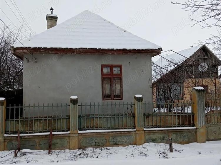 Casă individuală cu 4 camere cu Teren 487 Mp în Cetate