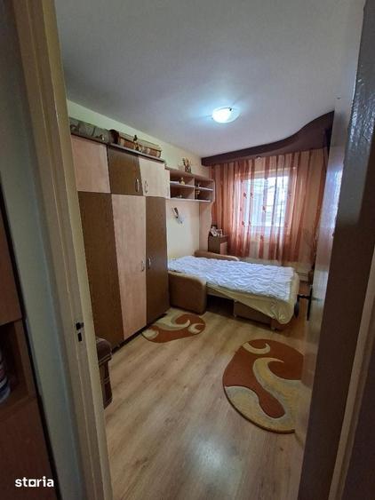 Apartament cu 3 camere semidecomandat în Țiglari