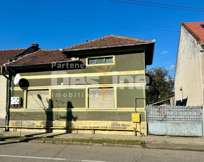 Casă individuală cu 3 camere cu Canalizare în Simeria