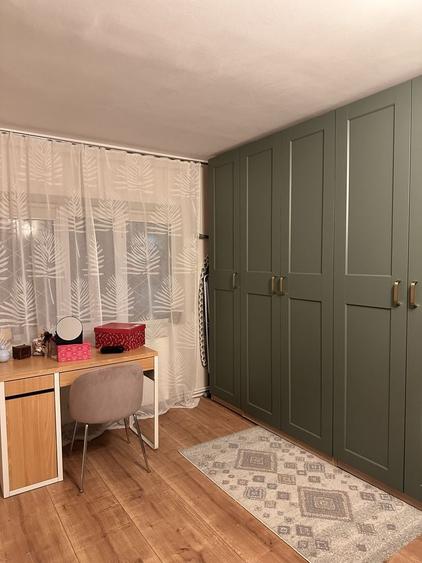 Apartament cu 4 camere decomandat în Central