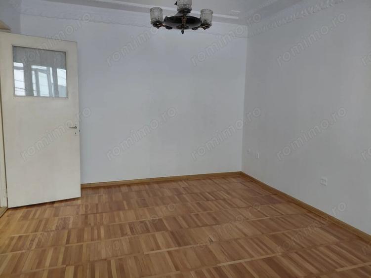 Apartament cu 2 camere decomandat în Port