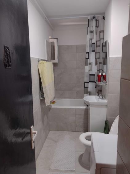 Apartament cu 2 camere decomandat în Ostroveni